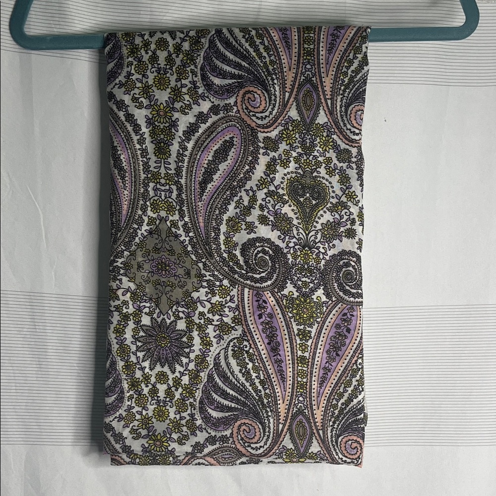 Elegant Paisley Scarf in Purple and Green